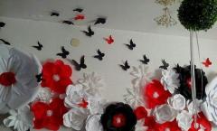 Decorating the hall with paper flowers