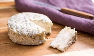 Kozí syr: výhody, poškodenie, kalórie