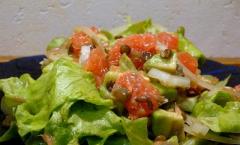 Salads with fried champignons: a selection of recipes