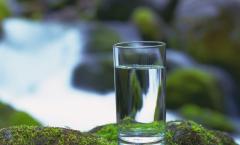 Special useful properties of artesian water