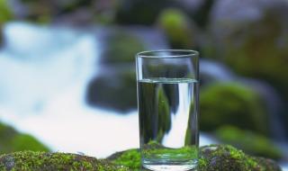 Propiedades especiales útiles de agua artesiana