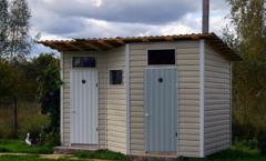 Tuš i WC za kućicu: ugradnja i smještajni kapaciteti